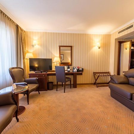 รามาดา โฮเต็ล แอนด์ สวีท บาย วินด์แฮม บูคาเรสต์ นอร์ท Hotel ภายนอก รูปภาพ