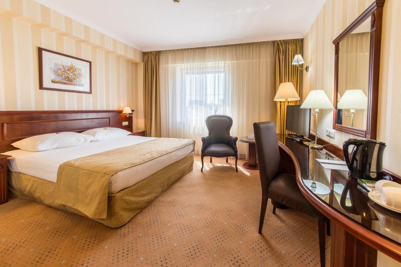 รามาดา โฮเต็ล แอนด์ สวีท บาย วินด์แฮม บูคาเรสต์ นอร์ท Hotel ภายนอก รูปภาพ