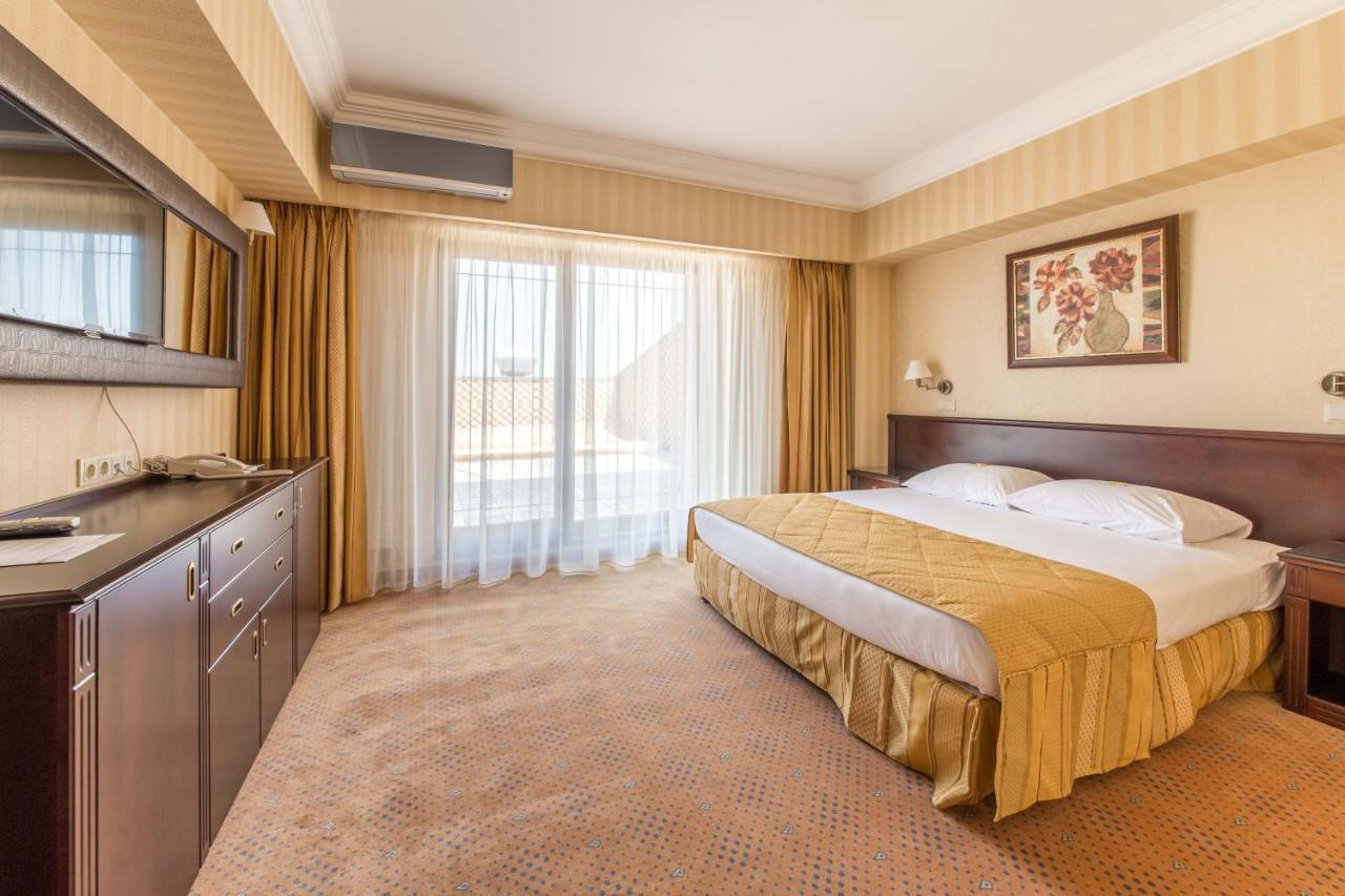 รามาดา โฮเต็ล แอนด์ สวีท บาย วินด์แฮม บูคาเรสต์ นอร์ท Hotel ภายนอก รูปภาพ