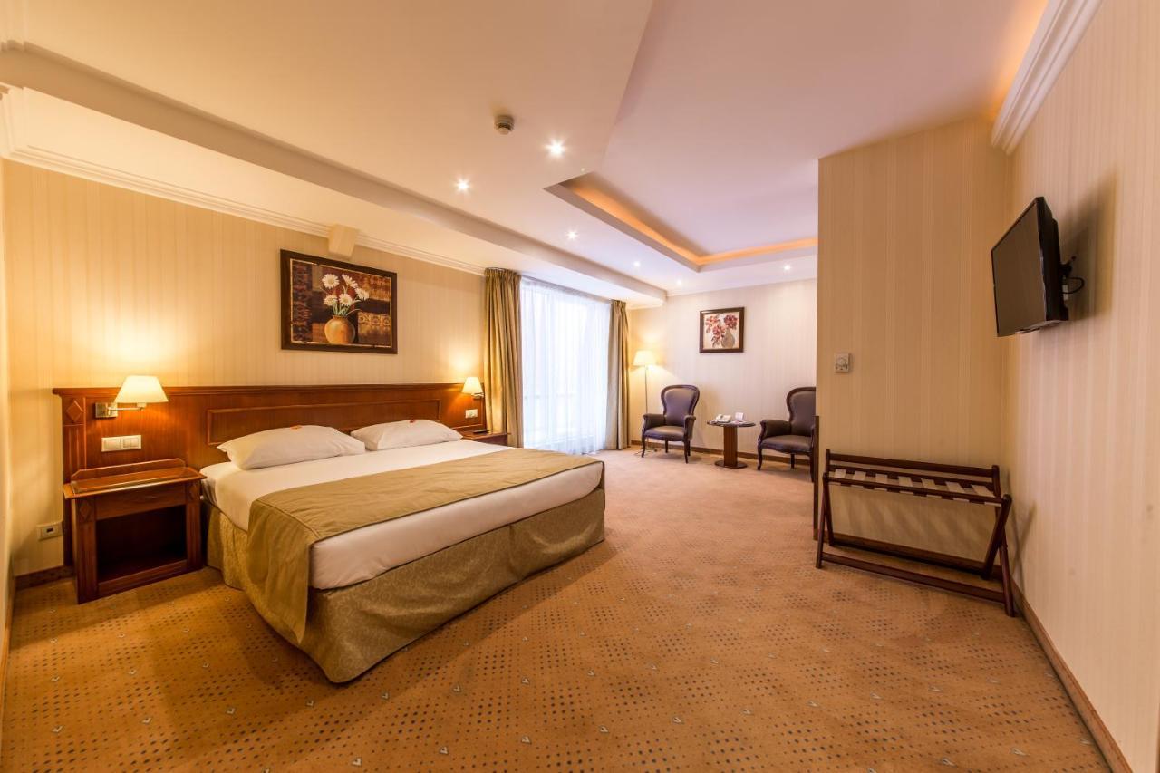 รามาดา โฮเต็ล แอนด์ สวีท บาย วินด์แฮม บูคาเรสต์ นอร์ท Hotel ภายนอก รูปภาพ