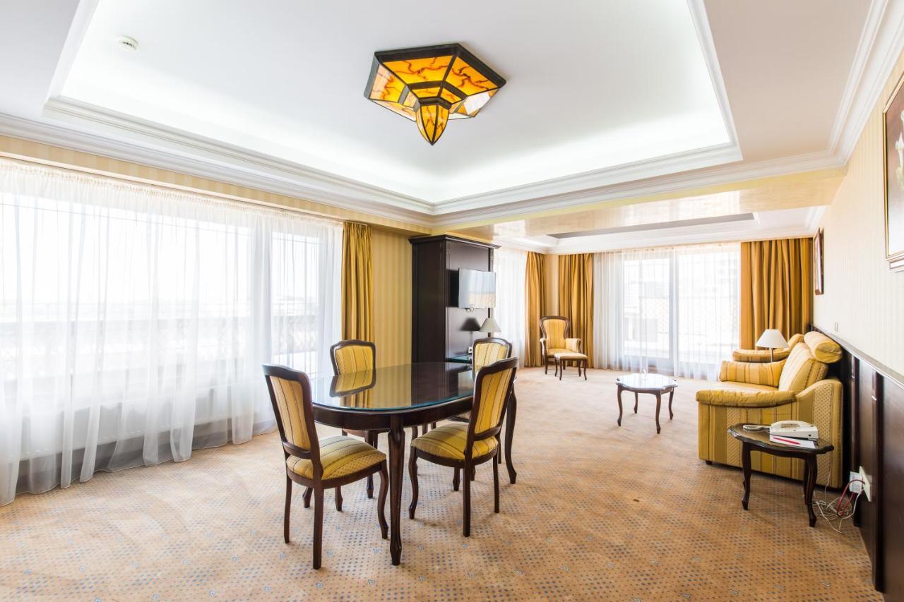 รามาดา โฮเต็ล แอนด์ สวีท บาย วินด์แฮม บูคาเรสต์ นอร์ท Hotel ภายนอก รูปภาพ