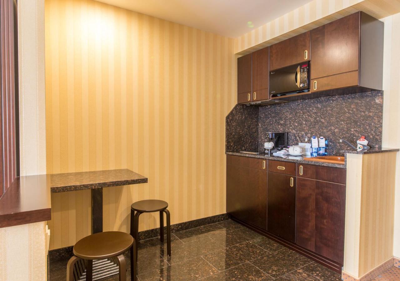 รามาดา โฮเต็ล แอนด์ สวีท บาย วินด์แฮม บูคาเรสต์ นอร์ท Hotel ภายนอก รูปภาพ