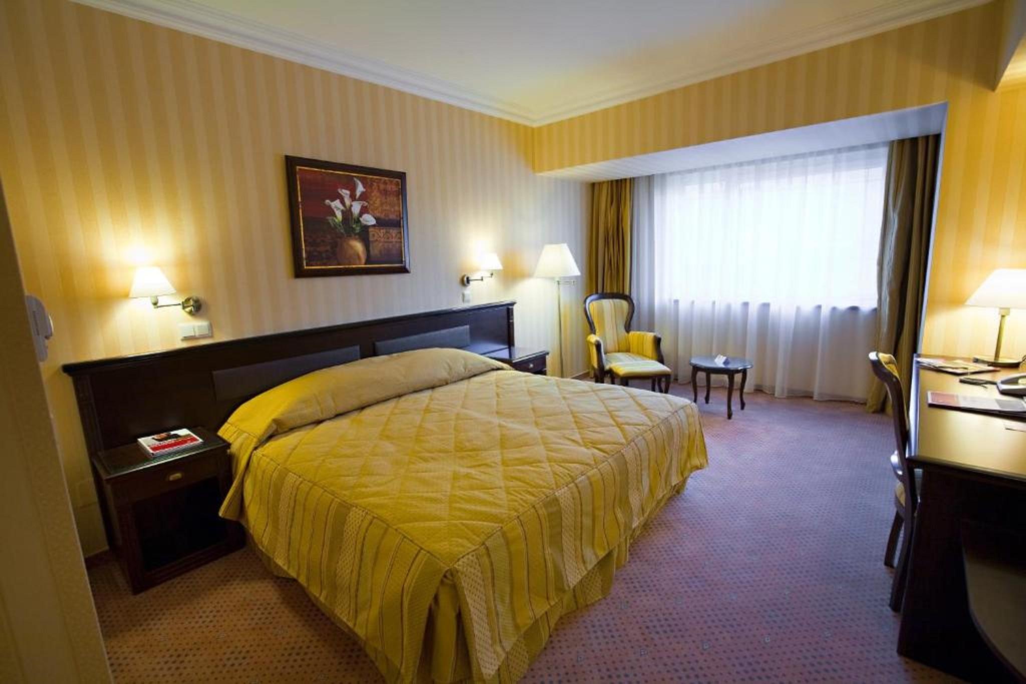 รามาดา โฮเต็ล แอนด์ สวีท บาย วินด์แฮม บูคาเรสต์ นอร์ท Hotel ภายนอก รูปภาพ