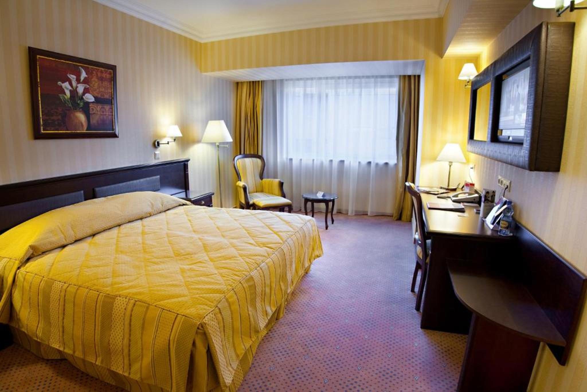 รามาดา โฮเต็ล แอนด์ สวีท บาย วินด์แฮม บูคาเรสต์ นอร์ท Hotel ภายนอก รูปภาพ