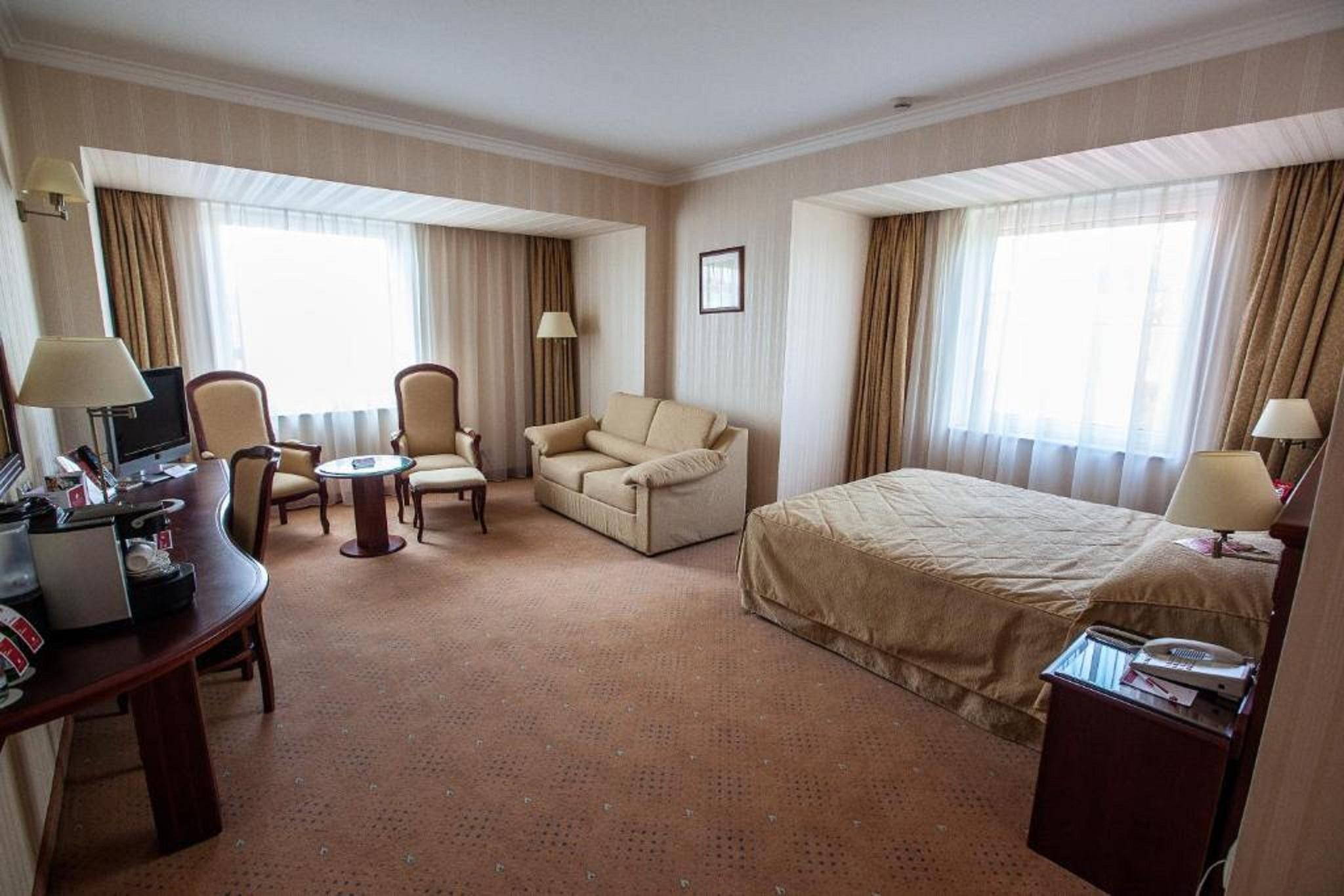 รามาดา โฮเต็ล แอนด์ สวีท บาย วินด์แฮม บูคาเรสต์ นอร์ท Hotel ภายนอก รูปภาพ