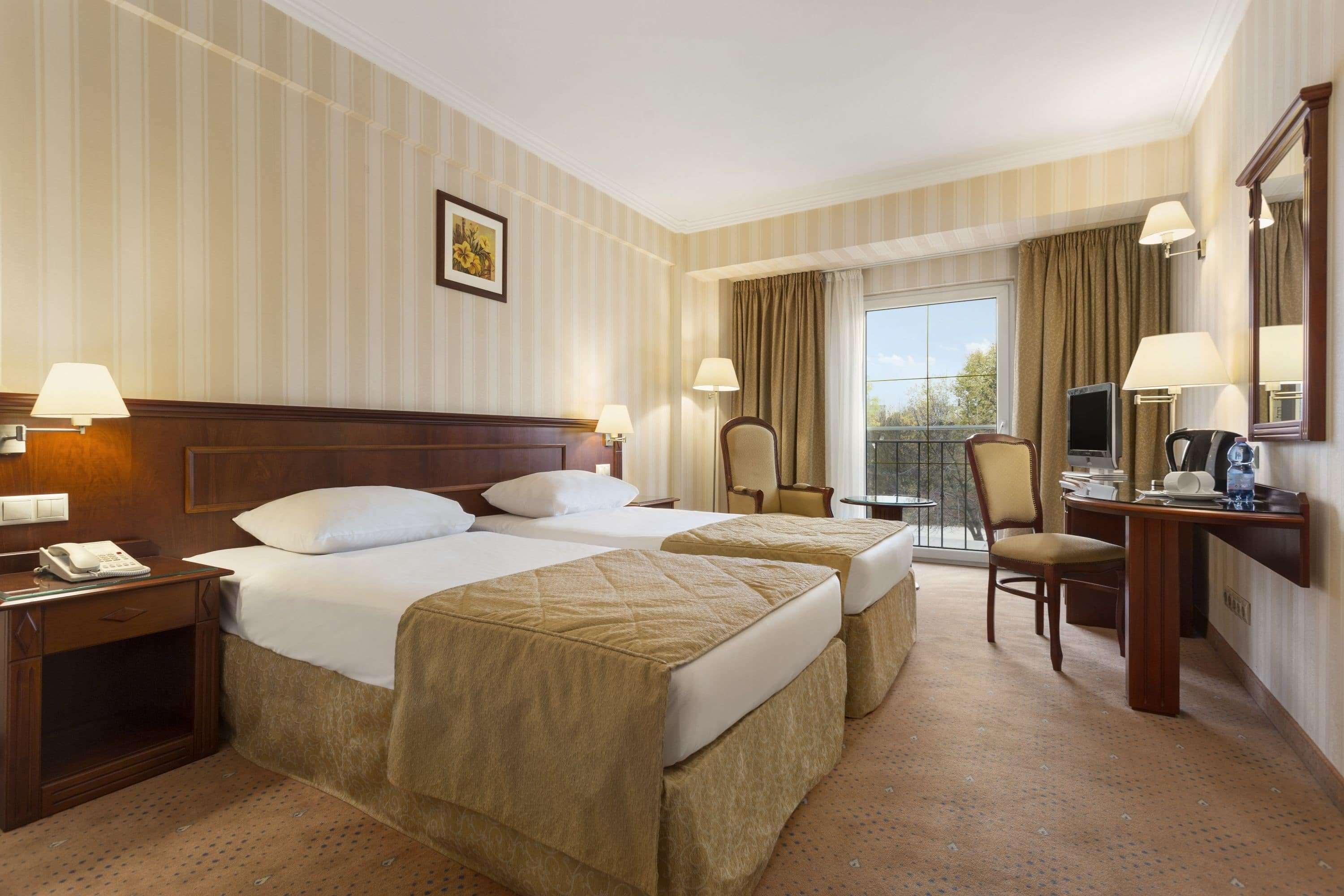 รามาดา โฮเต็ล แอนด์ สวีท บาย วินด์แฮม บูคาเรสต์ นอร์ท Hotel ภายนอก รูปภาพ