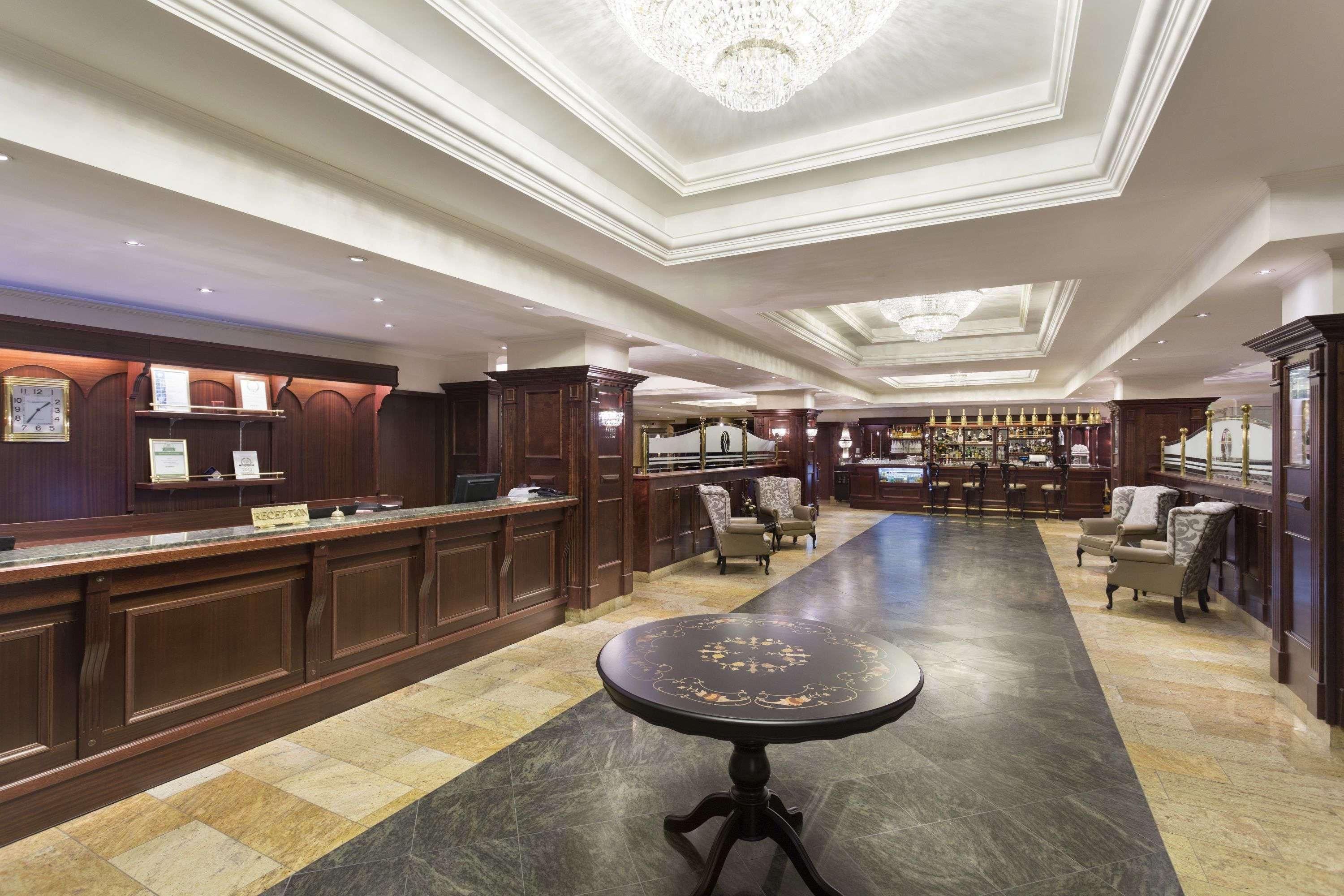 รามาดา โฮเต็ล แอนด์ สวีท บาย วินด์แฮม บูคาเรสต์ นอร์ท Hotel ภายนอก รูปภาพ