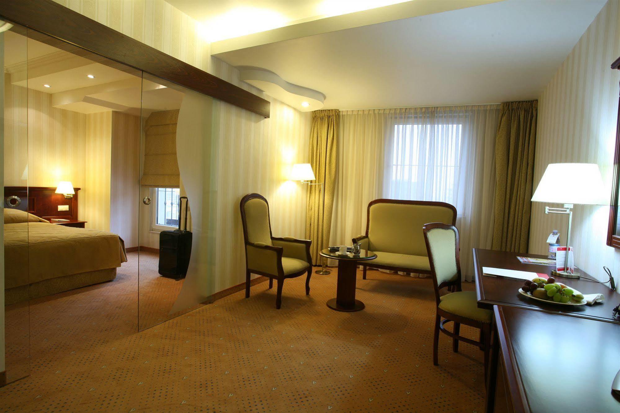 รามาดา โฮเต็ล แอนด์ สวีท บาย วินด์แฮม บูคาเรสต์ นอร์ท Hotel ห้อง รูปภาพ