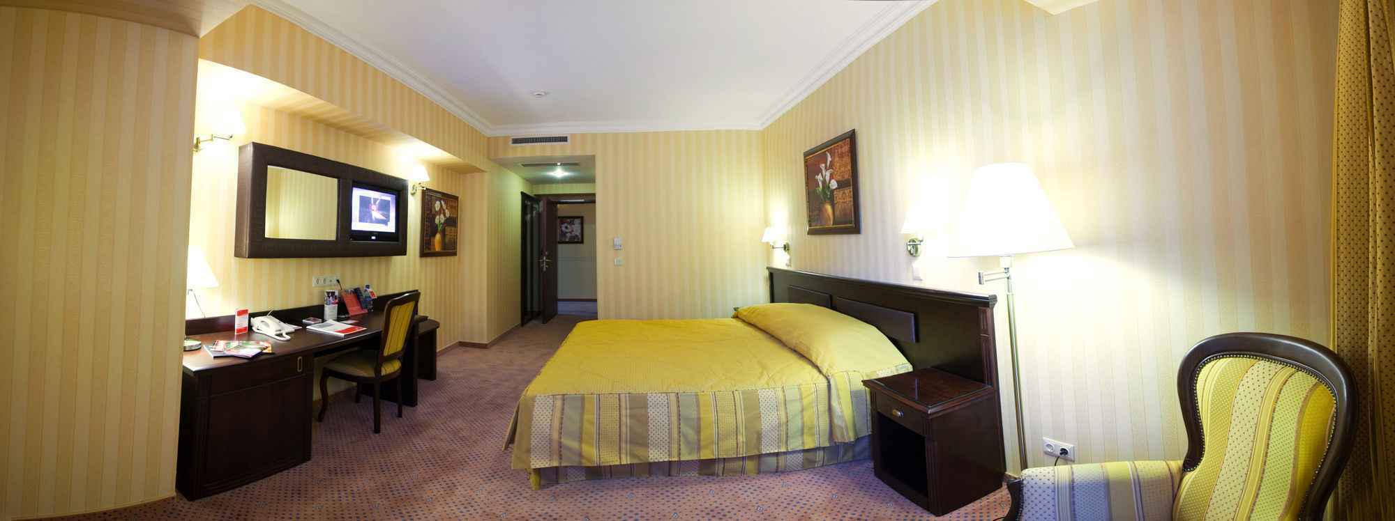 รามาดา โฮเต็ล แอนด์ สวีท บาย วินด์แฮม บูคาเรสต์ นอร์ท Hotel ภายนอก รูปภาพ